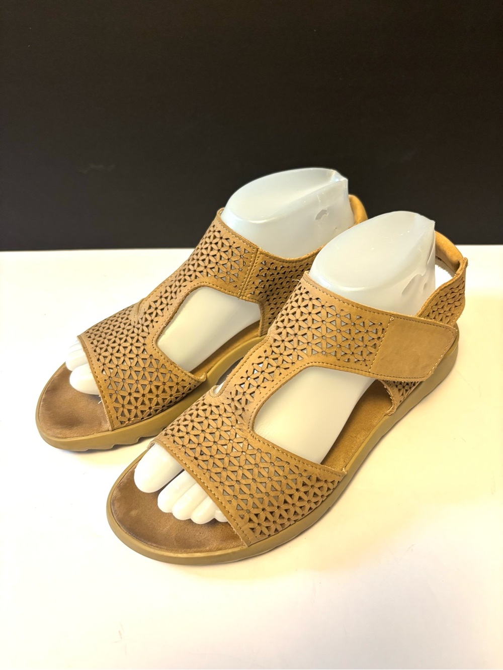 Sesto Meucci tan leather sandals